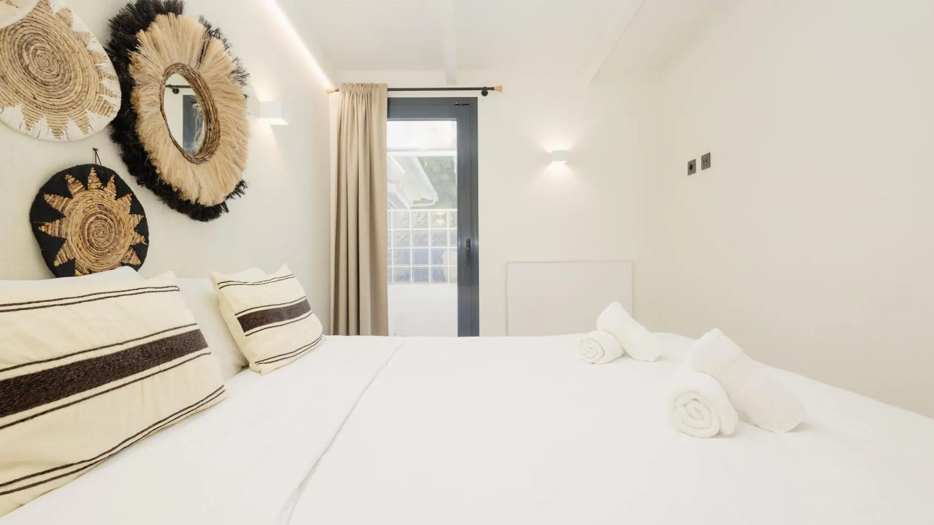 Villa With Minimalist Decor, Pool And Bbq, Two Minutes' Walk From Costabella Beach Μαρμπέλλα