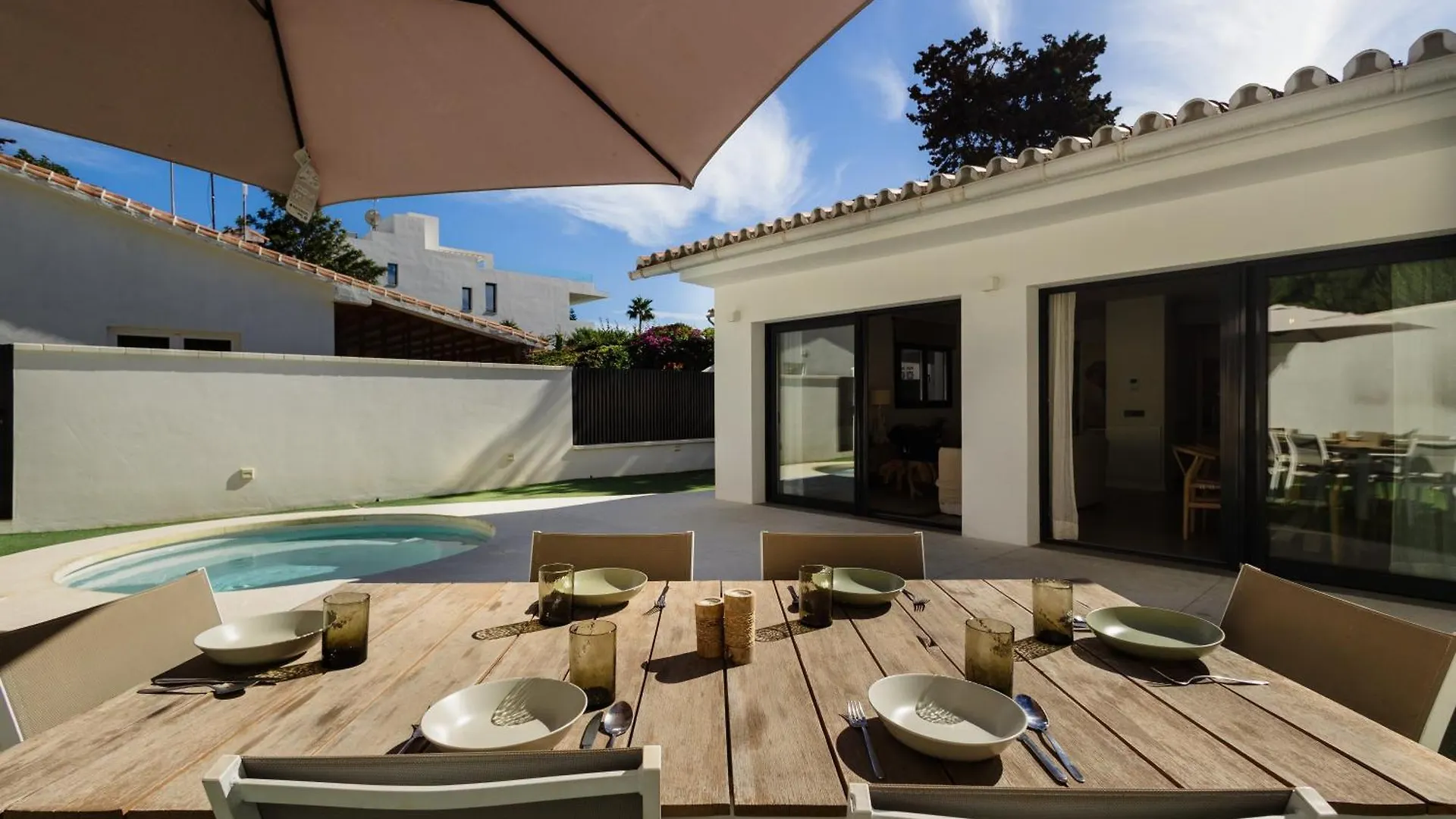 Villa With Minimalist Decor, Pool And Bbq, Two Minutes' Walk From Costabella Beach Μαρμπέλλα Ισπανία