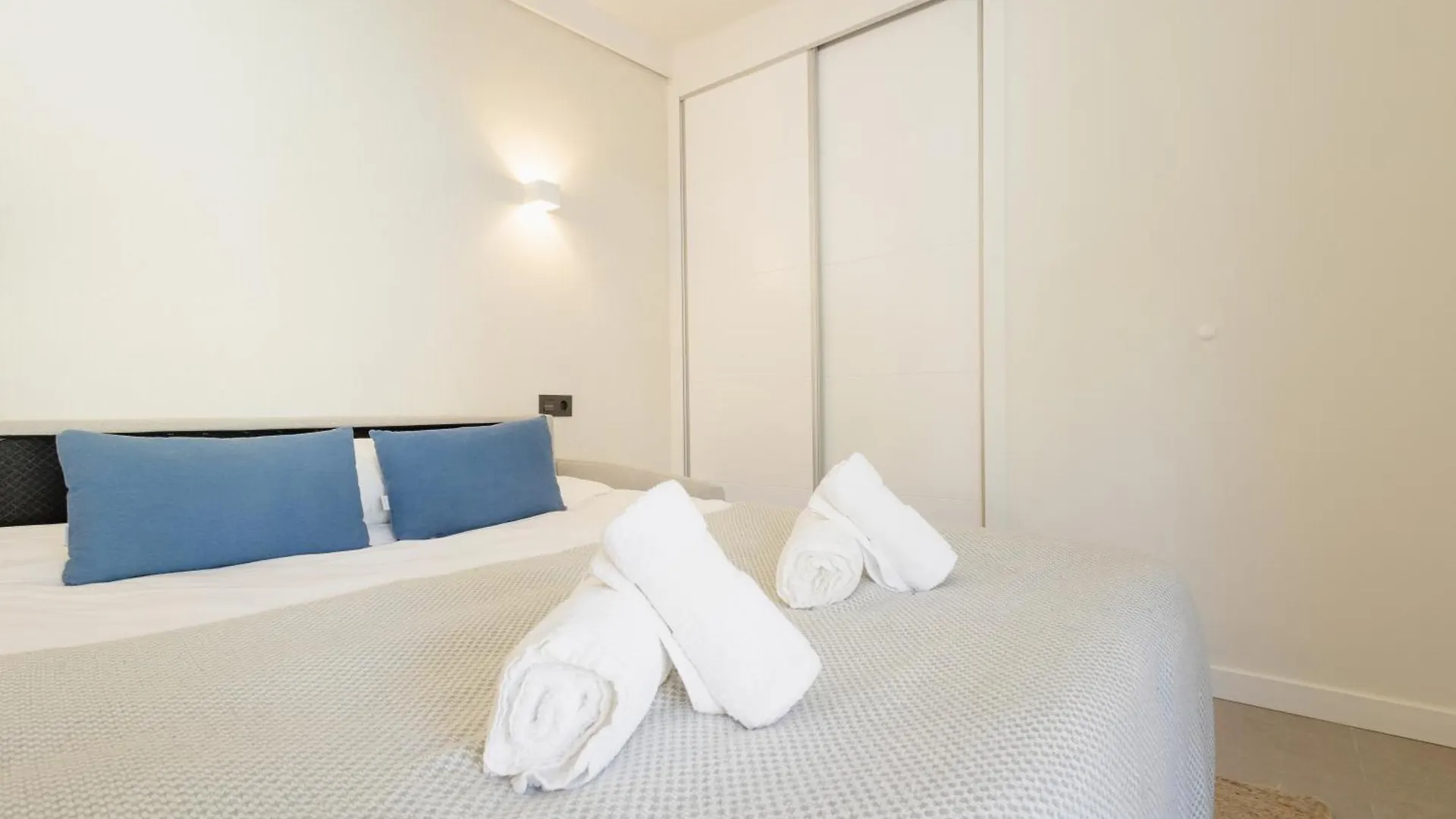 Villa With Minimalist Decor, Pool And Bbq, Two Minutes' Walk From Costabella Beach Μαρμπέλλα Ισπανία