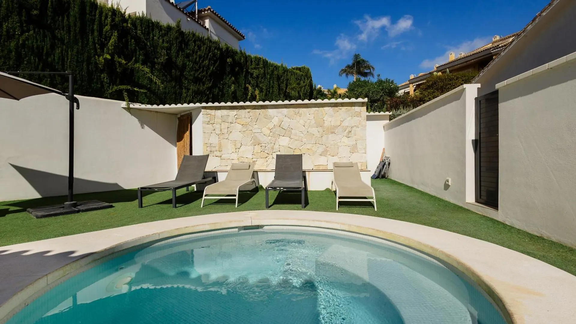 Villa With Minimalist Decor, Pool And Bbq, Two Minutes' Walk From Costabella Beach Μαρμπέλλα